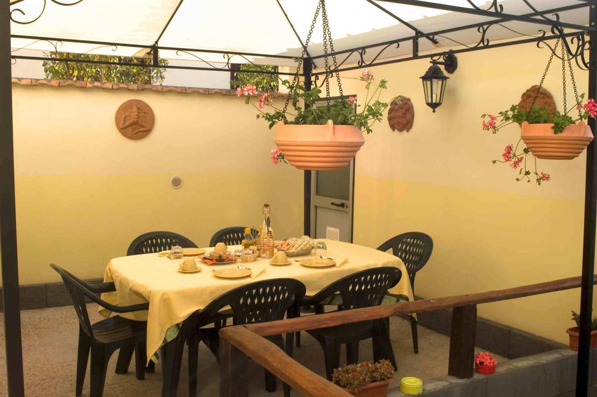 Bed and Breakfast I Colori Del Sole Fiumefreddo di Sicilia Exterior foto